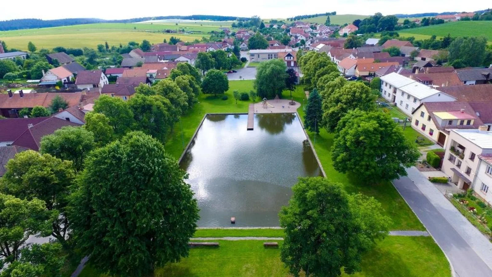 Náves – Centrum města, Hodice