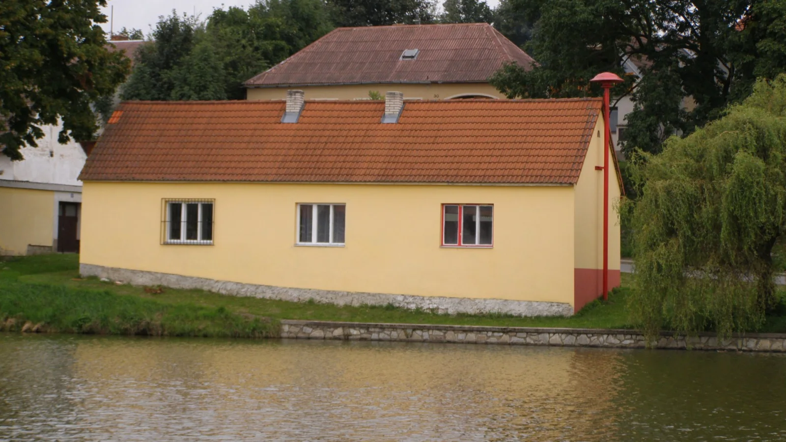 Hasičská zbrojnice – Společenské centrum, Peč